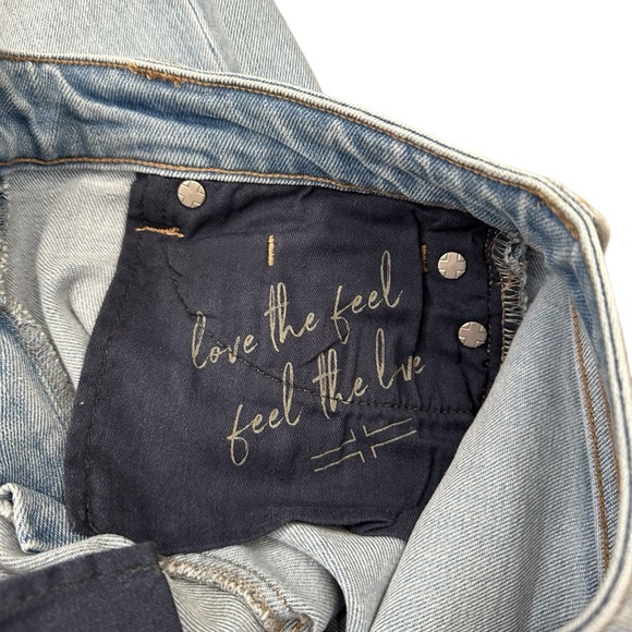 Liverpool The Crop Flare Hannah Jeans - Picture 6 of 13